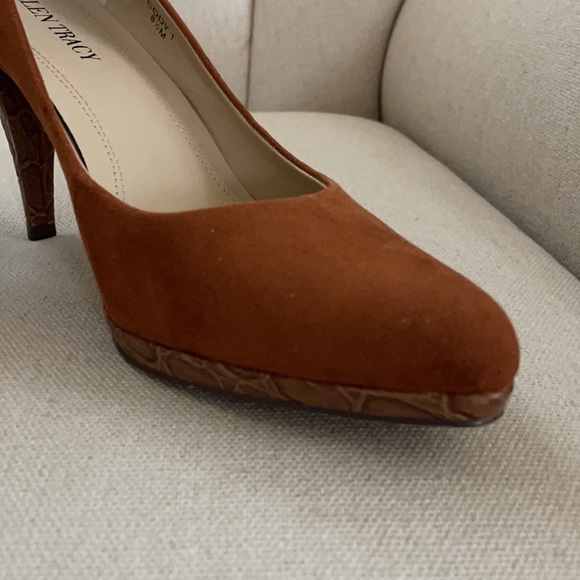 Rust suede pumps - Picture 5 of 7
